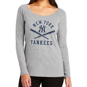 Next Level Apparel Women's Gray New York Yankees Long Sleeve Tee